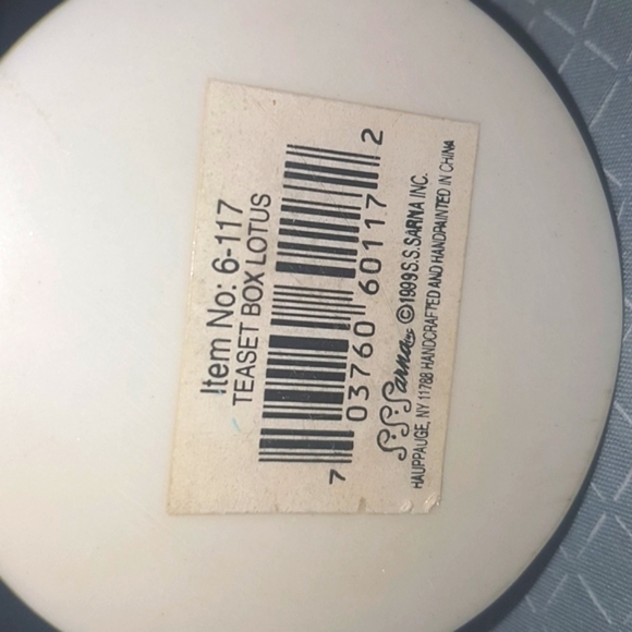 Vintage Tiny Trinket Box - Picture 12 of 12